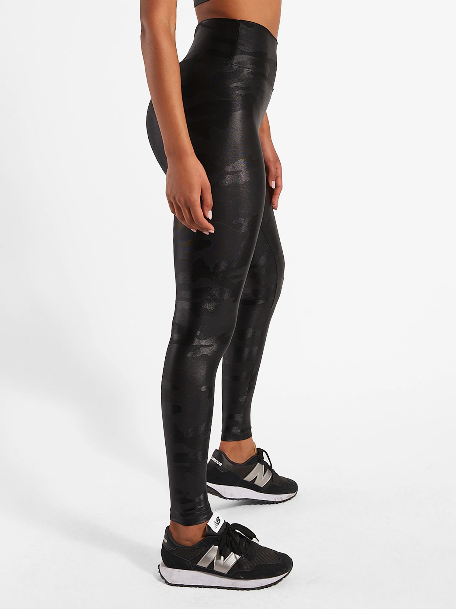 Koral- Forge Mid Rise Legging Black – Blond Genius