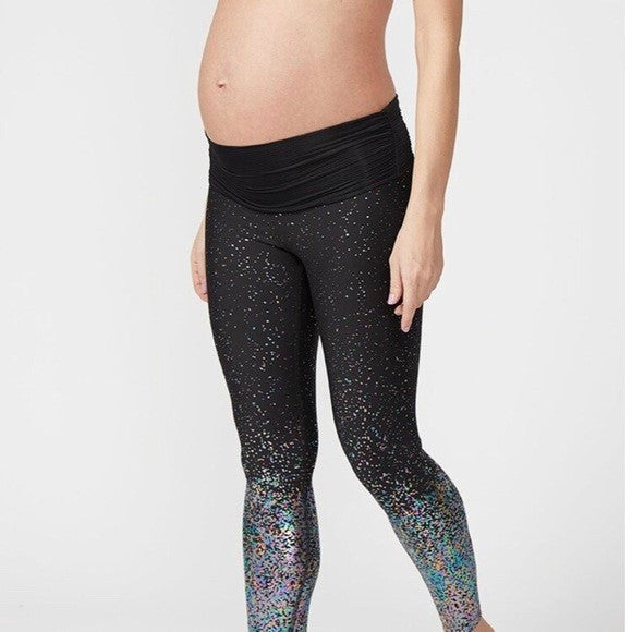 BEYOND YOGA LEGGING Alloy Ombre Maternity Midi Black Iridescent Speckl –  StyleLabsBKK